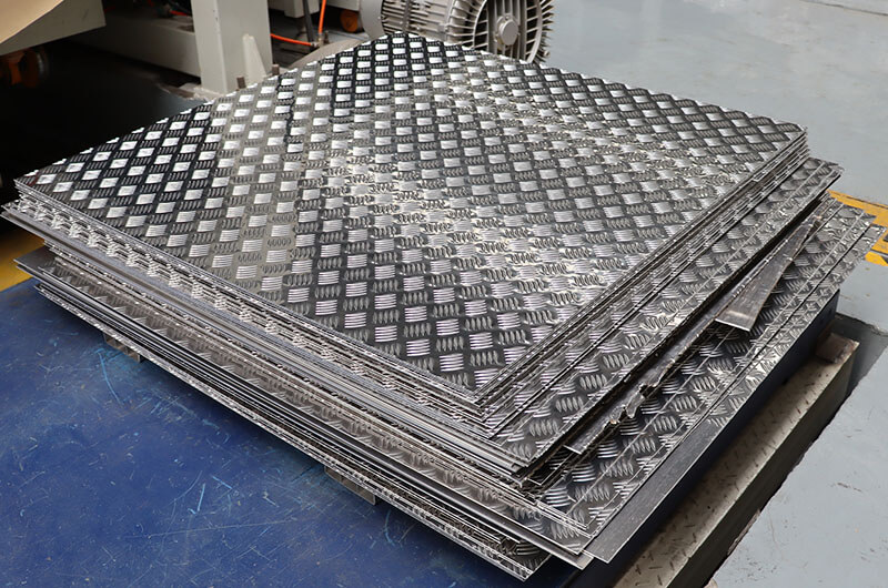 aluminum plates with small five-ribbed patterns